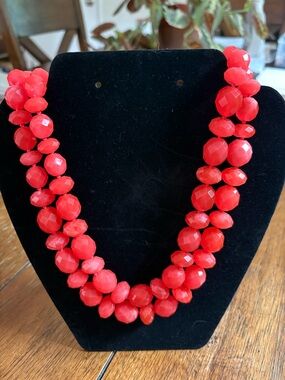 Kate Spade Bold Pink Coral Faceted lucite Bead Statement Necklace